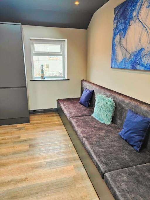 Sloane Modern 2 Bedroom Seafront Apartment Blackpool Buitenkant foto